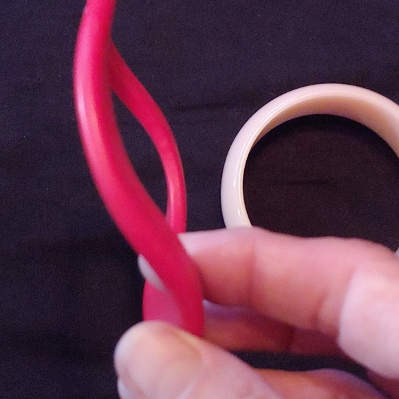 Vintage bangles - Picture 2 of 3